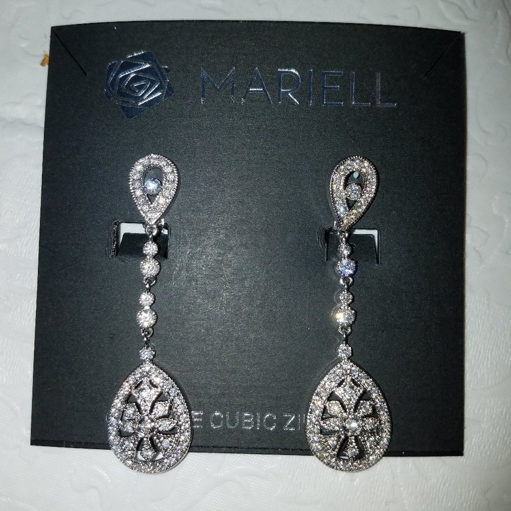 Clip on Earrings - Picture 2 of 3